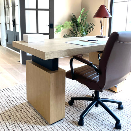 Emma Table